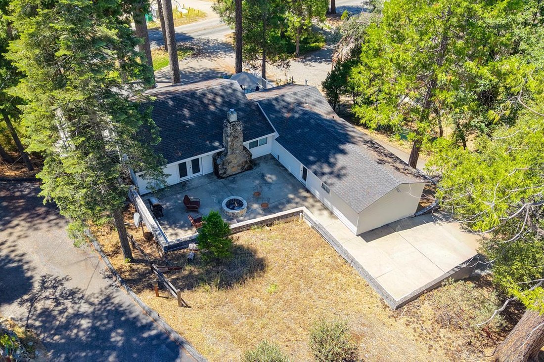 House in Bass Lake, California, United States 2 - 18992456