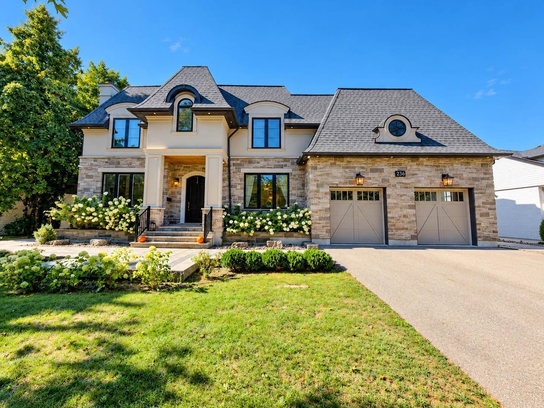 House in Burlington, Ontario, Canada 2 - 18992603