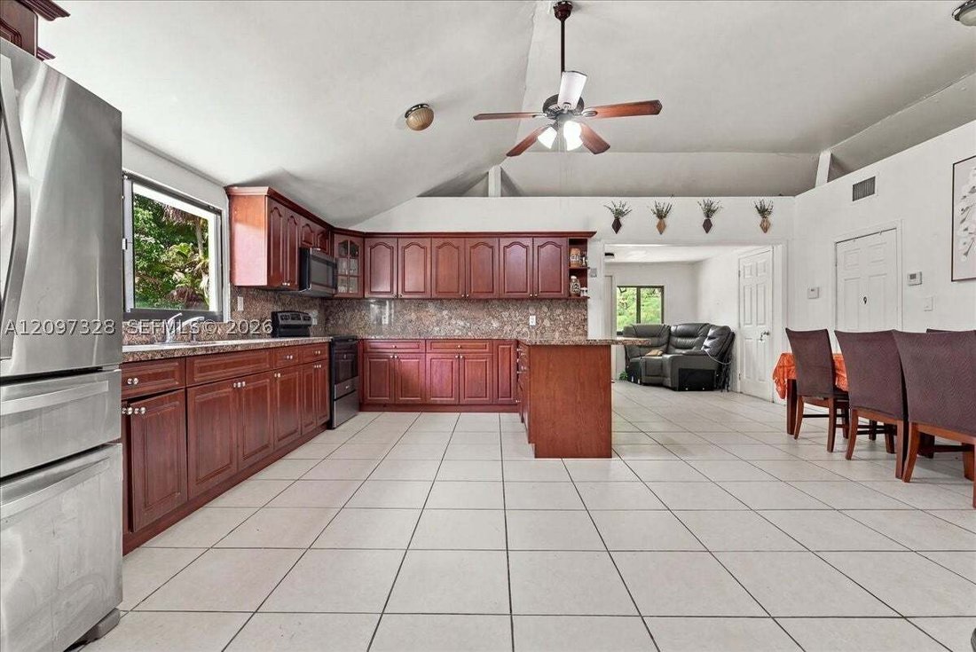 House in Miami, Florida, United States 3 - 18993078