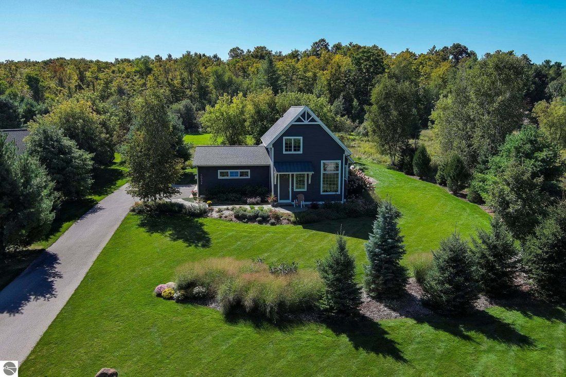 House in Suttons Bay, Michigan, United States 2 - 18992836