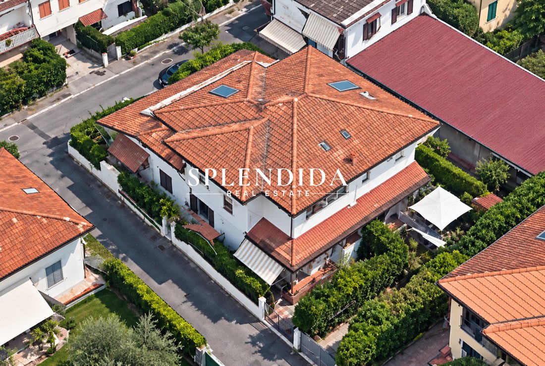 Country House in Vittoria Apuana, Forte dei Marmi, Tuscany 1 - 18995887