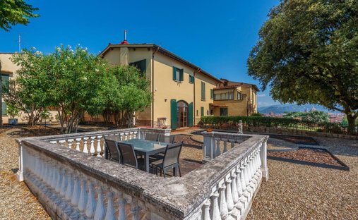 House in Pian dei Giullari, Florence, Italy 1