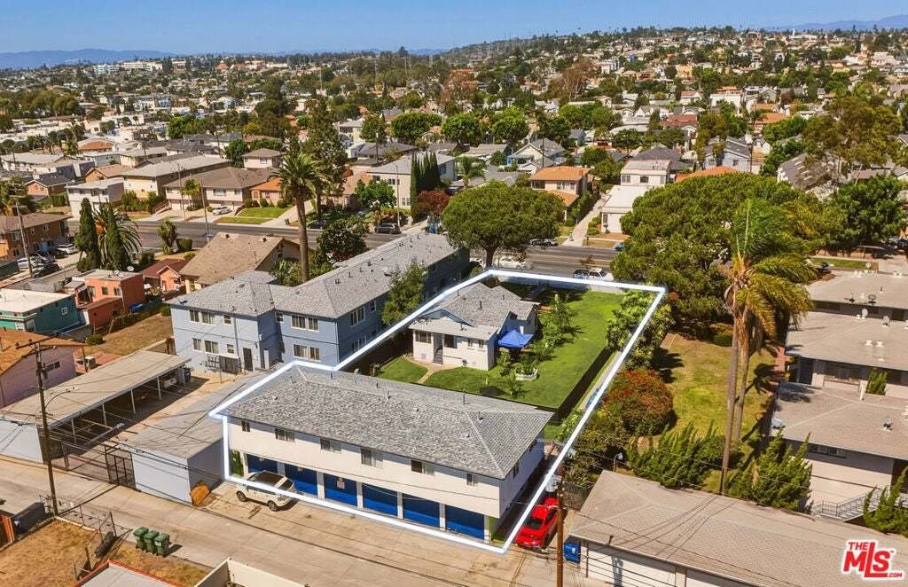 Inglewood, California, United States 5 - 18995296