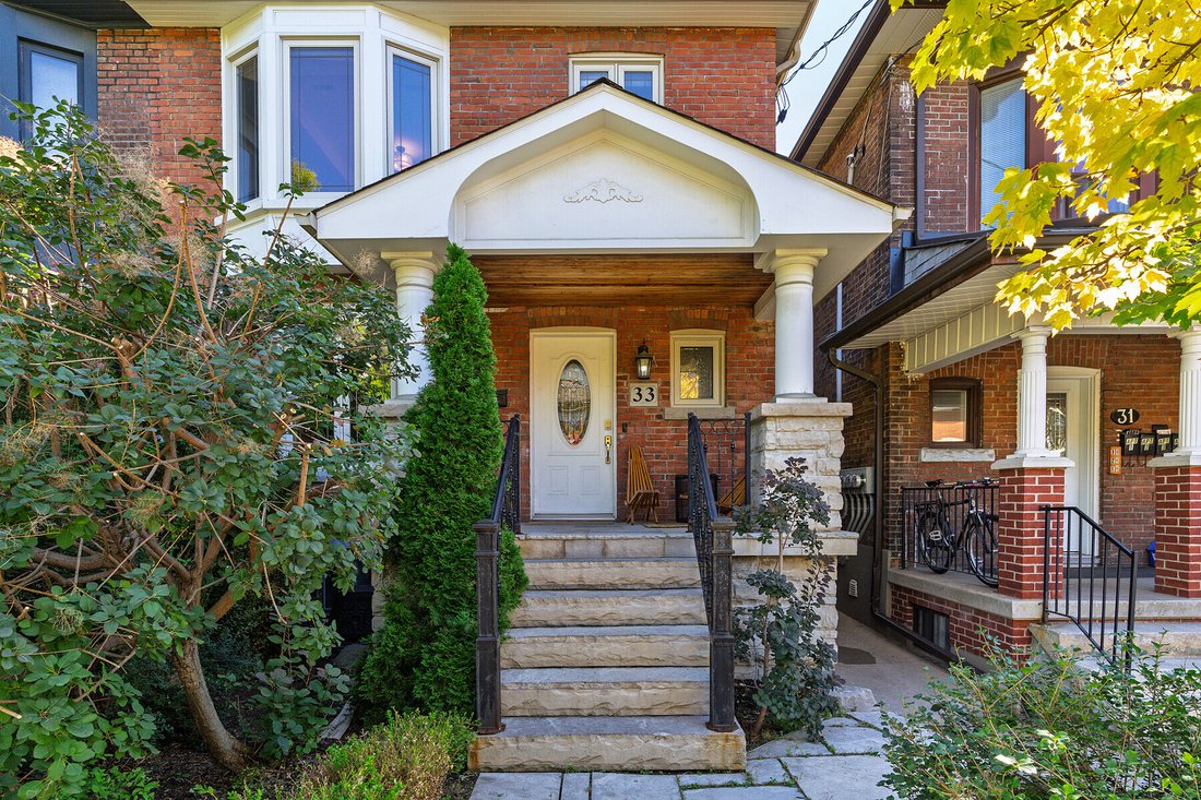 House in Toronto, Ontario, Canada 2 - 18998135