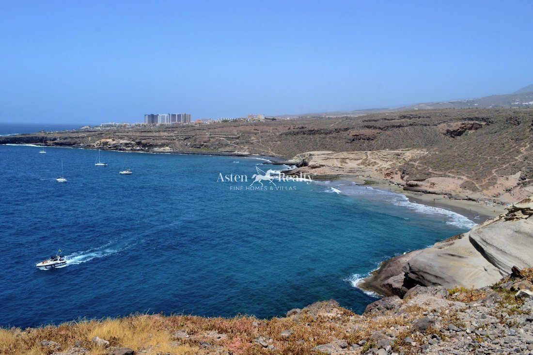 House in La Caleta, Adeje, Canary Islands 4 - 12974732
