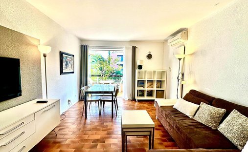 Apartment in Zone Est Diffuse, Saint-Tropez, France 1