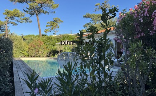House in Vaux-sur-Mer, Nouvelle-Aquitaine, France 1
