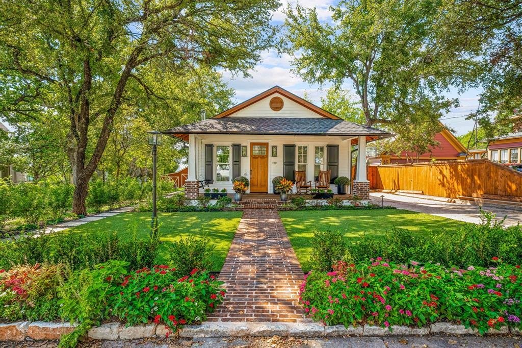 House in Granbury, Texas, United States 2 - 18996042