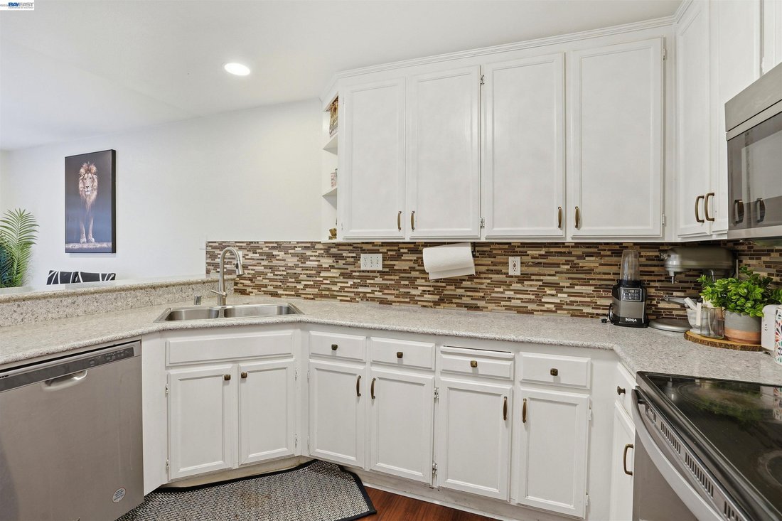 Townhouse in Castro Valley, California, United States 3 - 18995429
