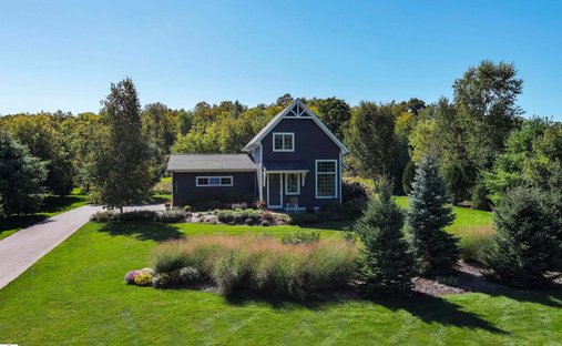 House in Suttons Bay, Michigan, United States 1
