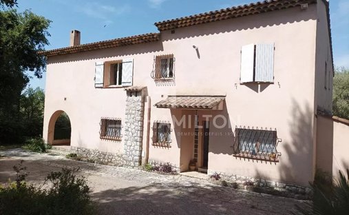 Maison à Le Rouret, Provence-Alpes-Côte d'Azur, France 1
