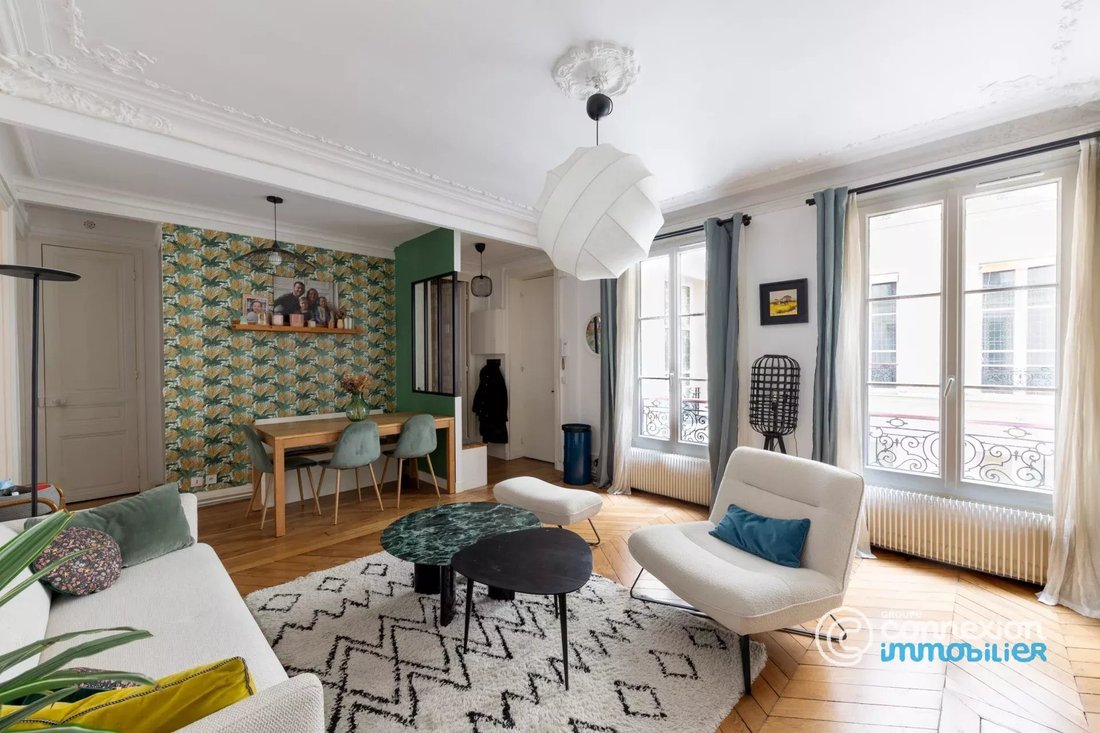 Apartment in Saint Vincent de Paul-Lariboisière, Paris 10e Arrondissement, Paris 2 - 18993643