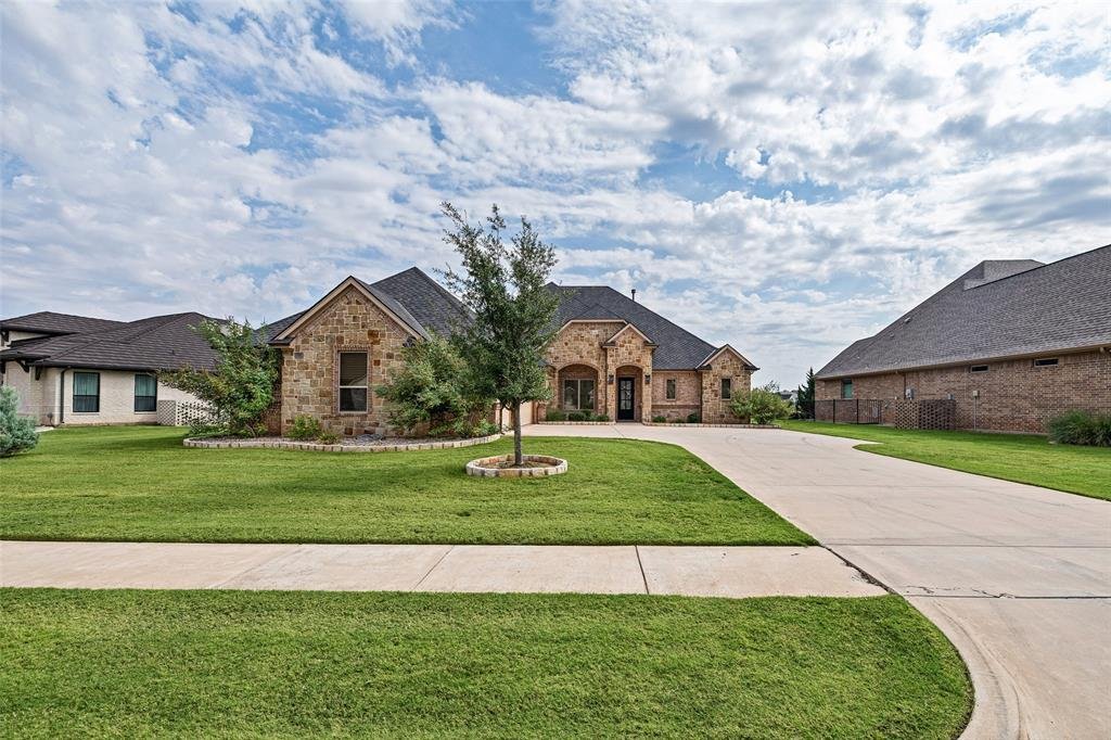 House in Granbury, Texas, United States 2 - 18996083