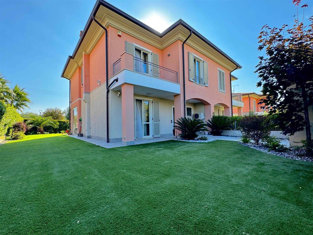 House in Manerba del Garda, Lombardy, Italy 3 - 18996507