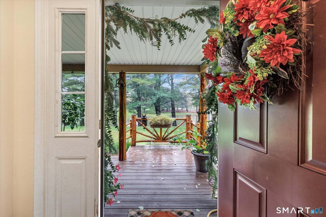 House in Shelton, Connecticut, United States 3 - 18995148