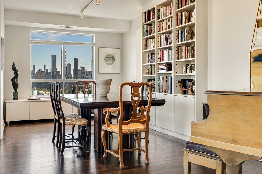 Condo in Toronto, Ontario, Canada 5 - 18998133