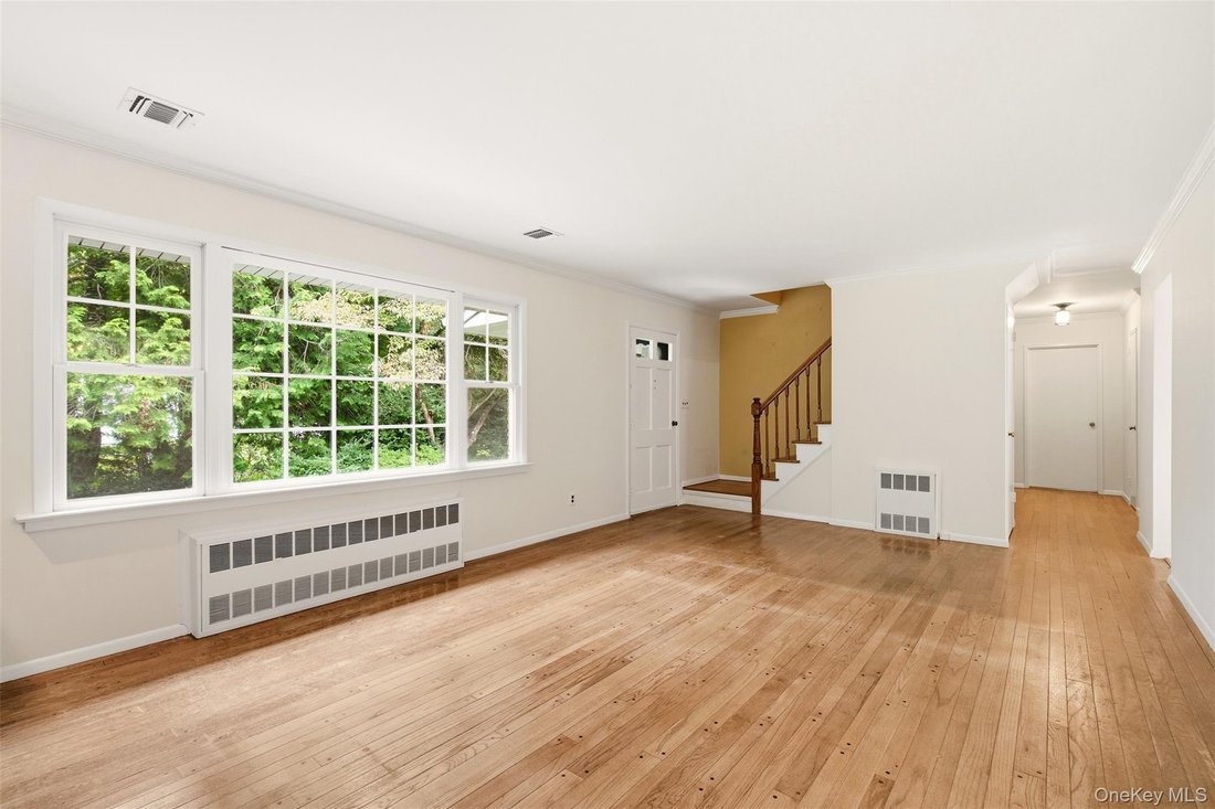 House in Halesite, New York, United States 5 - 18998077