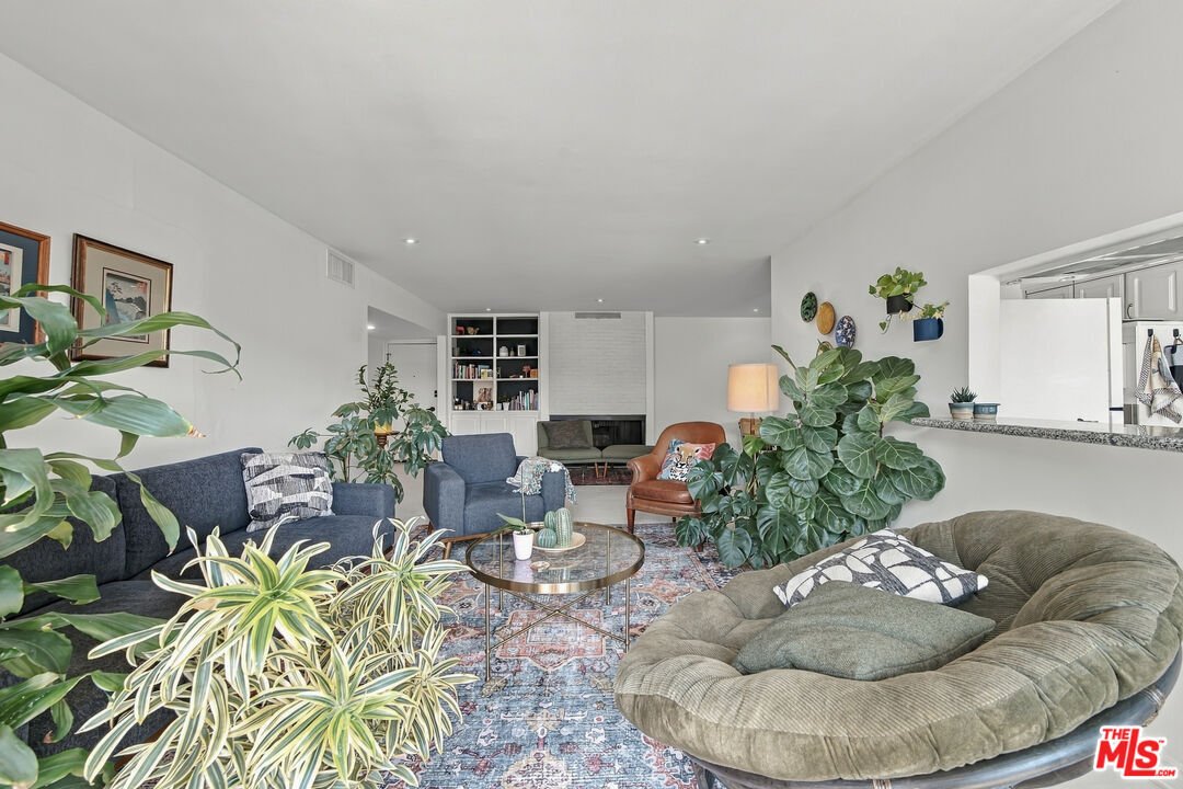Condo in Los Angeles, California, United States 5 - 18996369