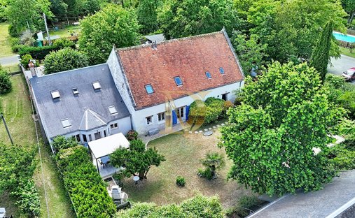 House in Saint-Georges-sur-Cher, Centre-Val de Loire, France 1