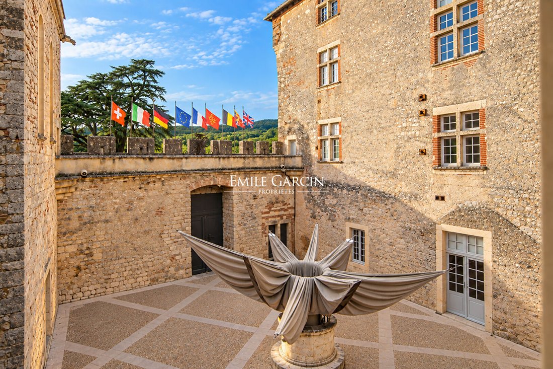 Chateau in Charles de Gaulle, Cahors, France 4 - 18997270