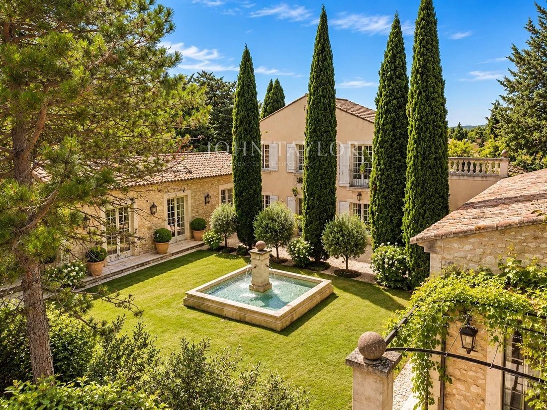 Estate in Eygalières, Provence-Alpes-Côte d'Azur, France 3 - 18316685