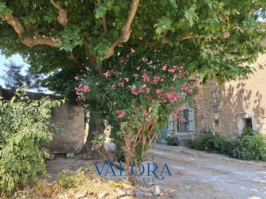 Casa en Saint-Remy-de-Provence, Provenza-Alpes-Costa Azul, Francia 1 - 18483552