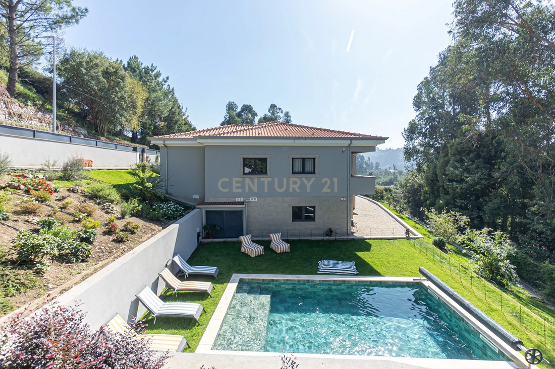 Villa in Valongo, Porto District, Portugal 2 - 18996287