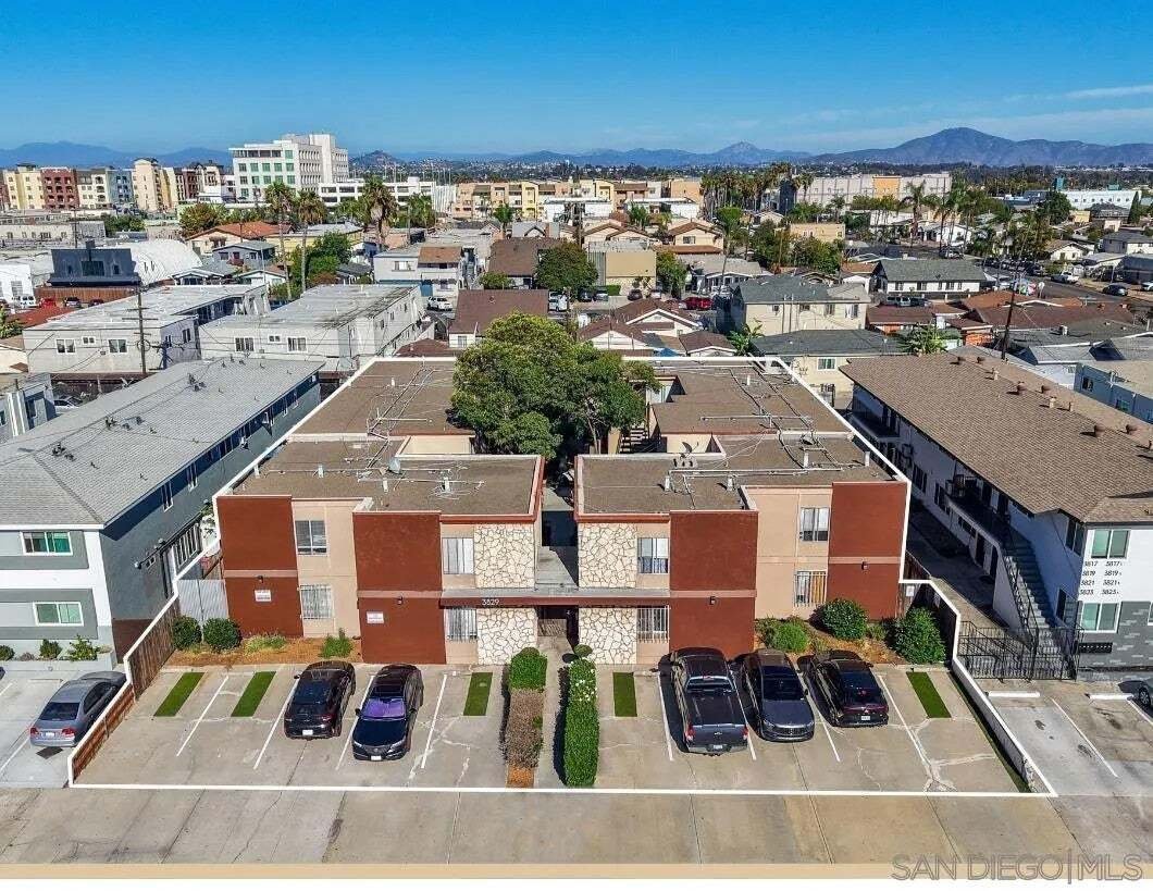 San Diego, California, United States 1 - 18995892