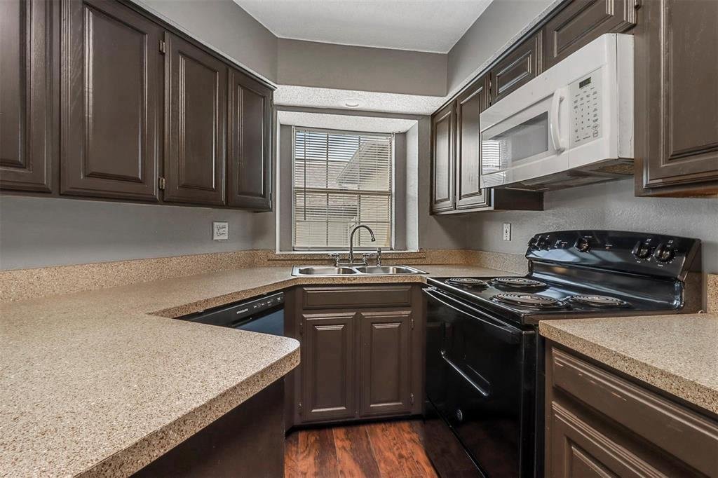 Arlington, Texas, United States 4 - 18996086