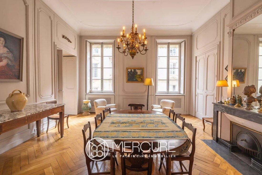 Apartment in Cordeliers-Célestins-Bourse, Lyon 2e Arrondissement, Lyon 5 - 17006044