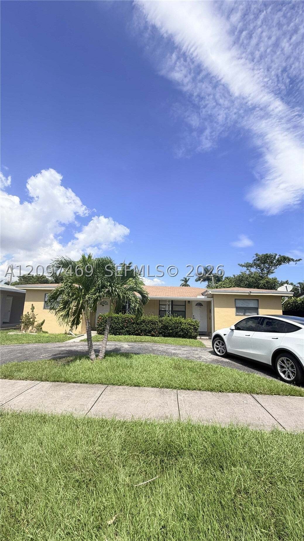 House in Hallandale Beach, Florida, United States 1 - 18995689