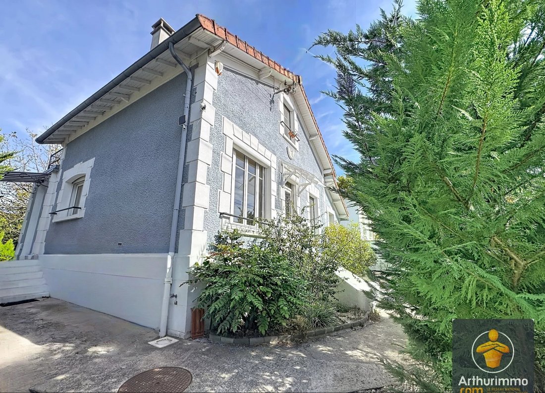House in Yerres, Ile-de-France, France 1 - 18993101