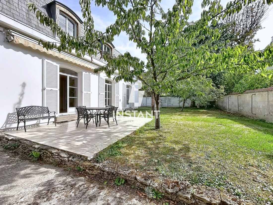 House in Creteil, Ile-de-France, France 1 - 18997920