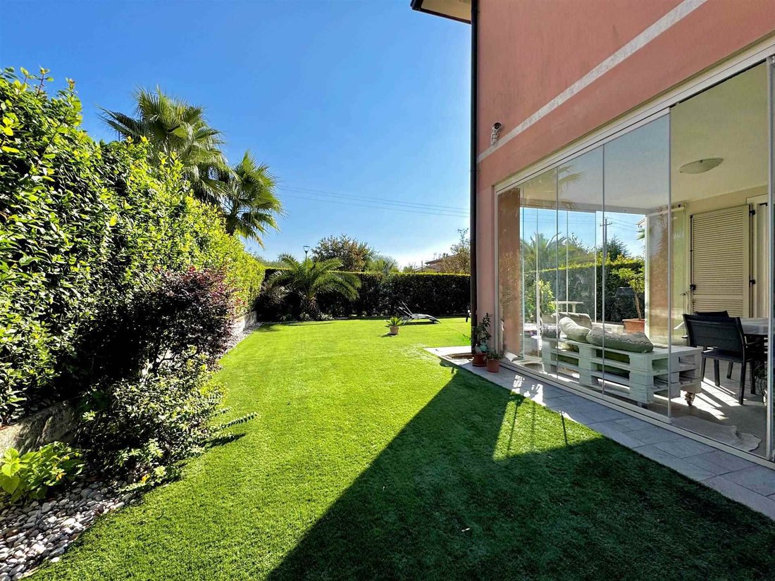 House in Manerba del Garda, Lombardy, Italy 4 - 18996507