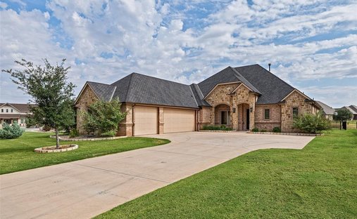 House in Granbury, Texas, United States 1