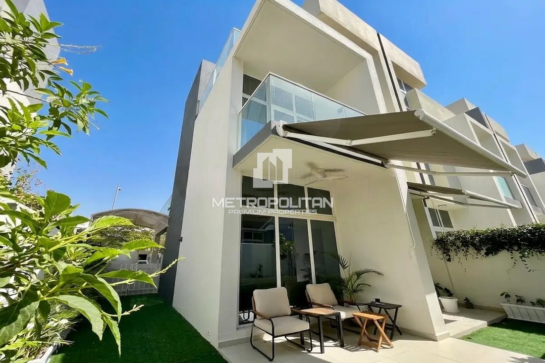 Townhouse in Damac Hills 2, Dubai, United Arab Emirates 2 - 18994329