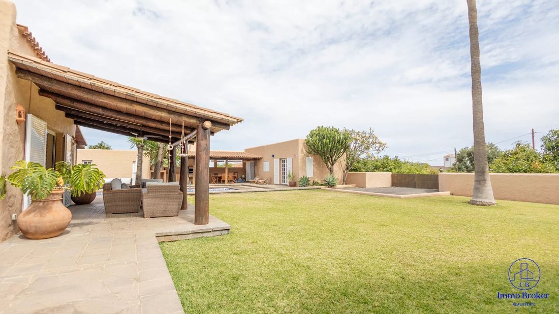 Chalet in San Cristobal de La Laguna, Canary Islands, Spain 5 - 18995080