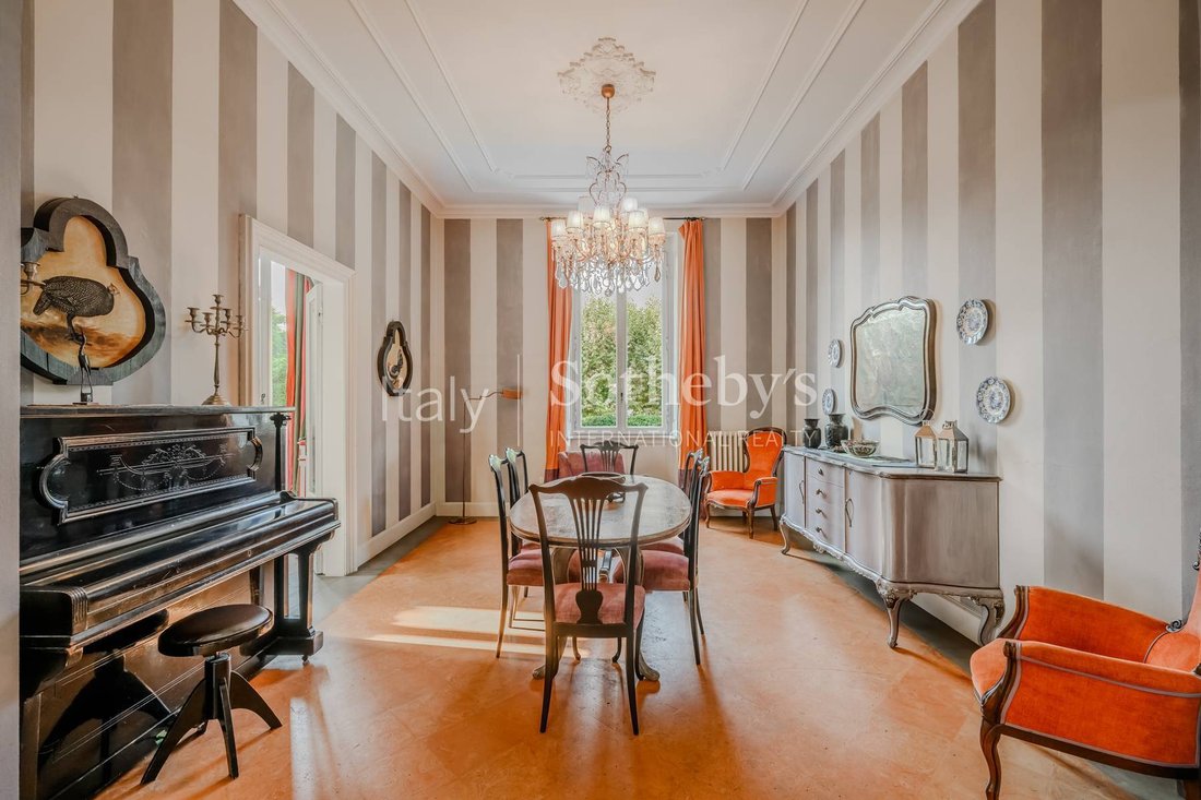 House in Porto Valtravaglia, Lombardy, Italy 3 - 11033115