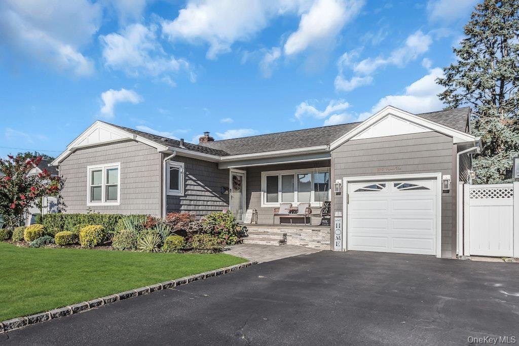 House in Bellmore, New York, United States 2 - 18996327