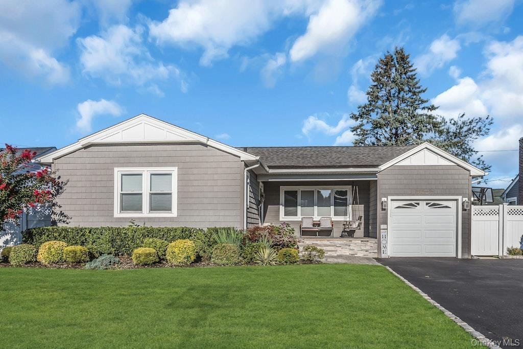 House in Bellmore, New York, United States 1 - 18996327