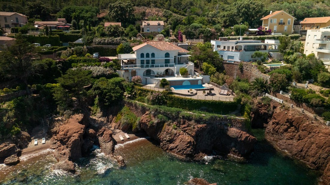 Villa in Le Dramont-Agay-Anthéor-Le Trayas, Saint-Raphaël, France 1 - 18999782