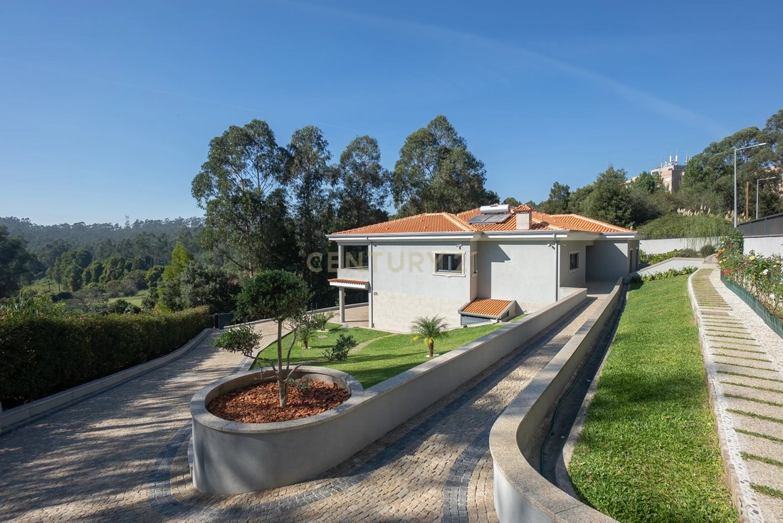 Villa in Valongo, Porto District, Portugal 1 - 18996287