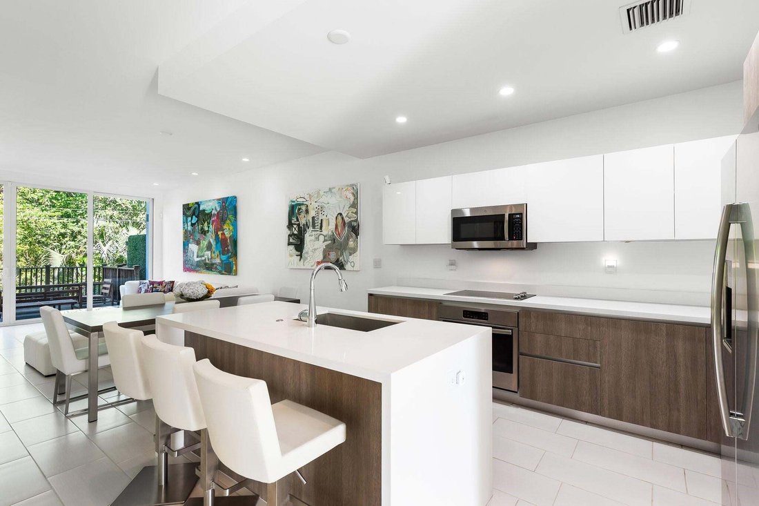 Townhouse in North Miami Beach, Florida, United States 4 - 18995735