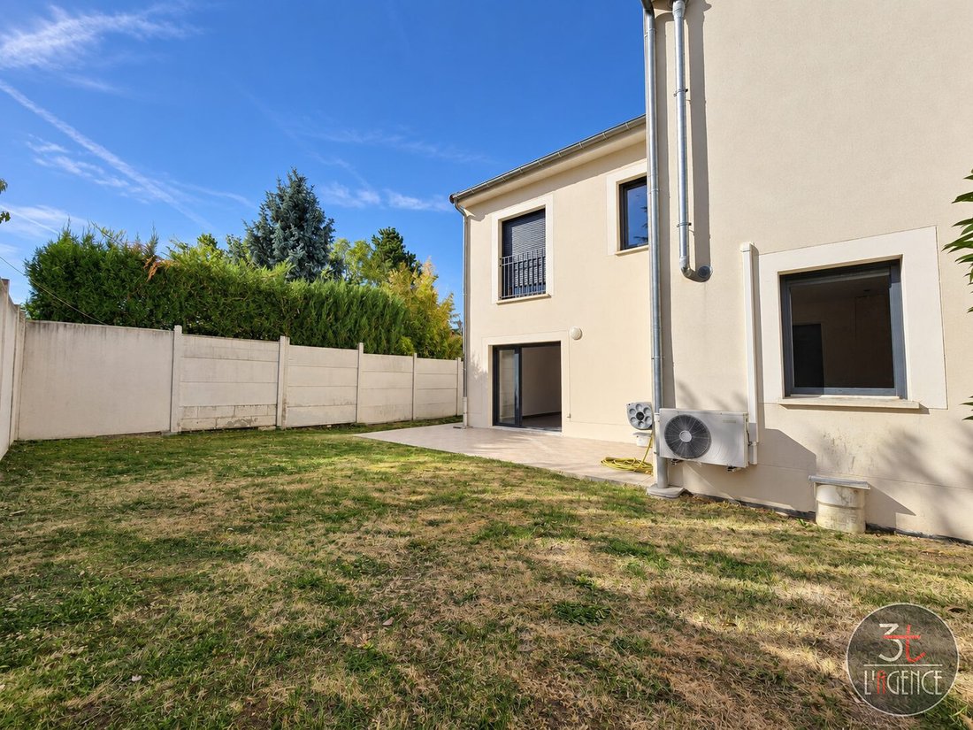 Villa in Chennevieres-sur-Marne, Ile-de-France, France 3 - 18997885