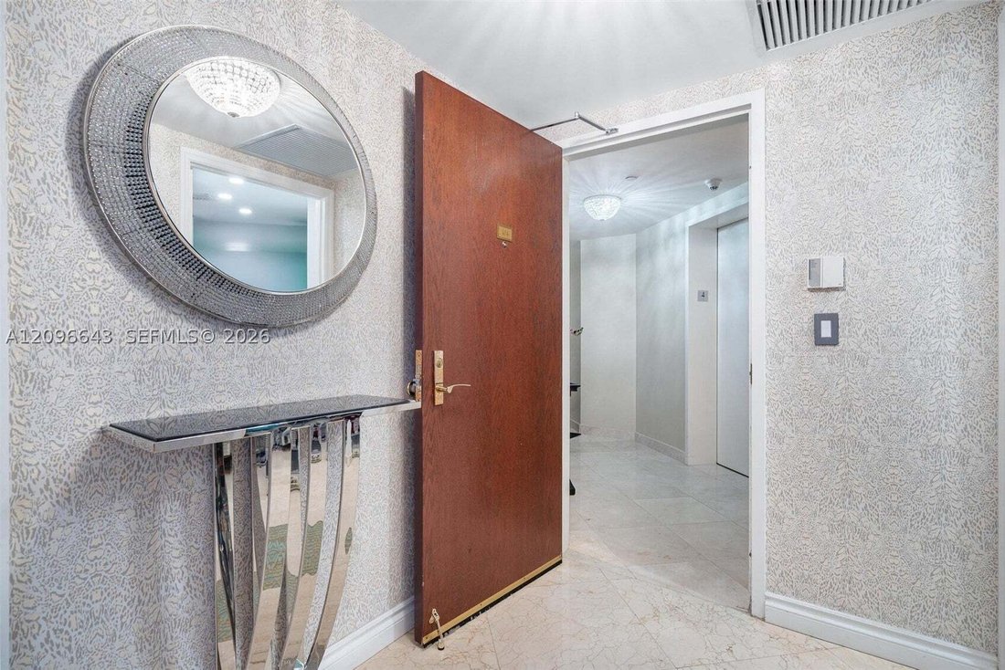 Condo in Bal Harbour, Florida, United States 3 - 18995685