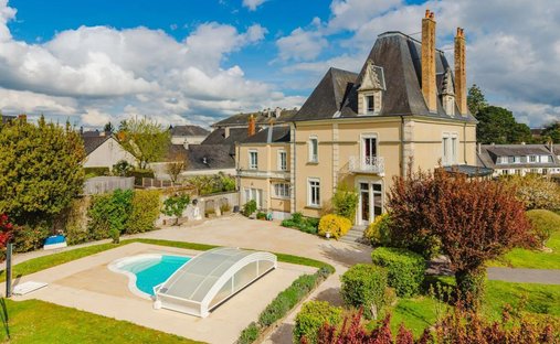 Castle in Château-Gontier, Chateau-Gontier-sur-Mayenne, France 1