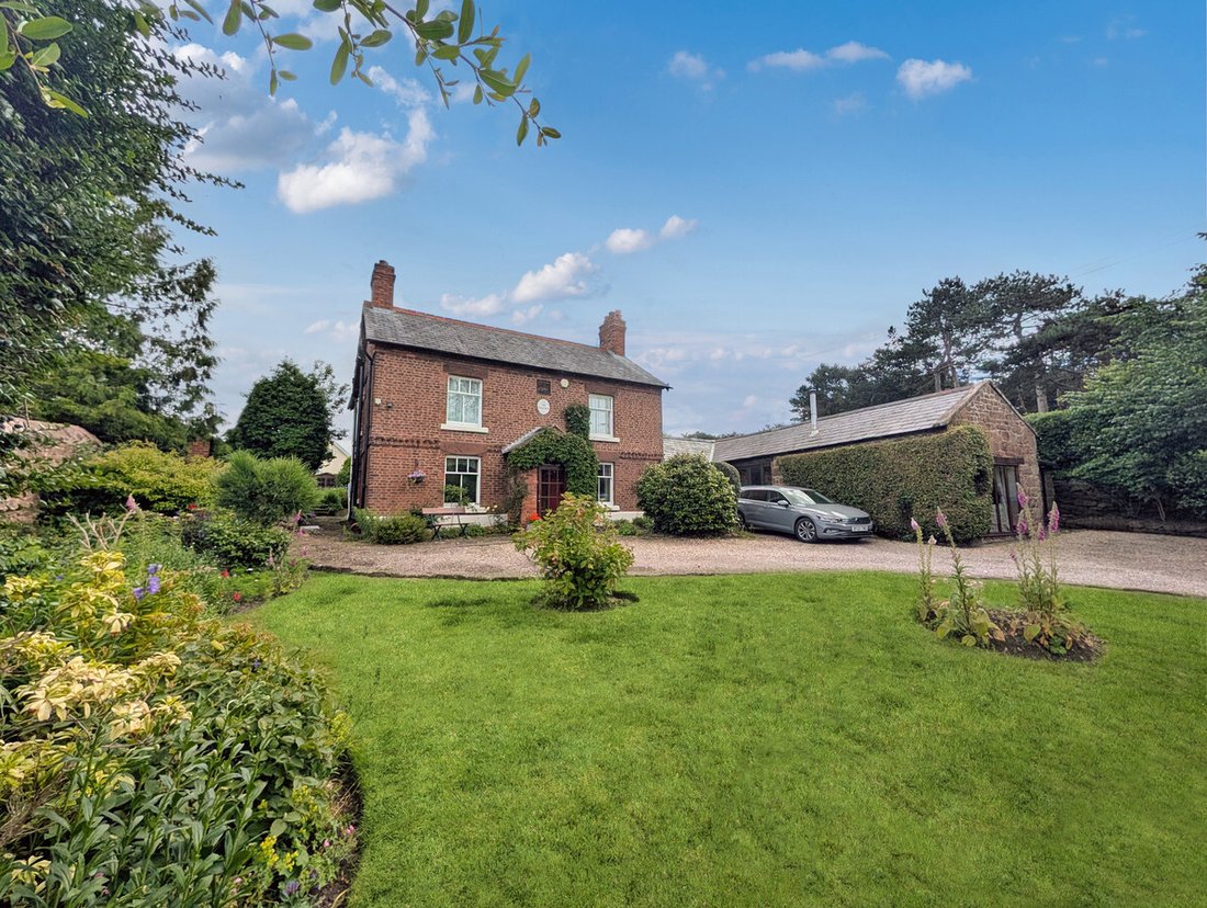 House in Little Neston, Neston, England 1 - 18996605