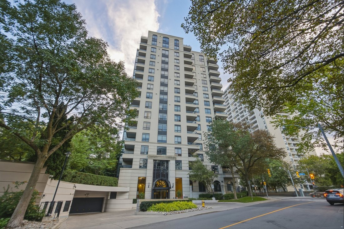 Condo in Toronto, Ontario, Canada 1 - 18998133