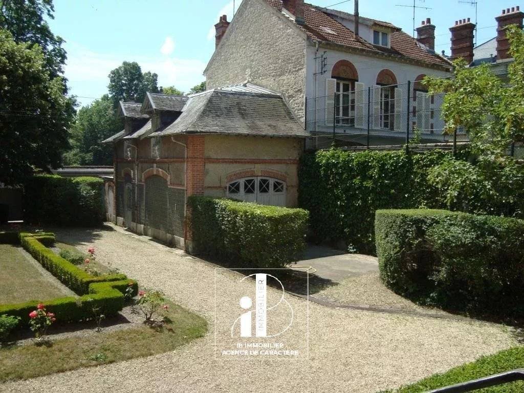 Casa en Fontainebleau, Isla de Francia, Francia 2 - 16327926
