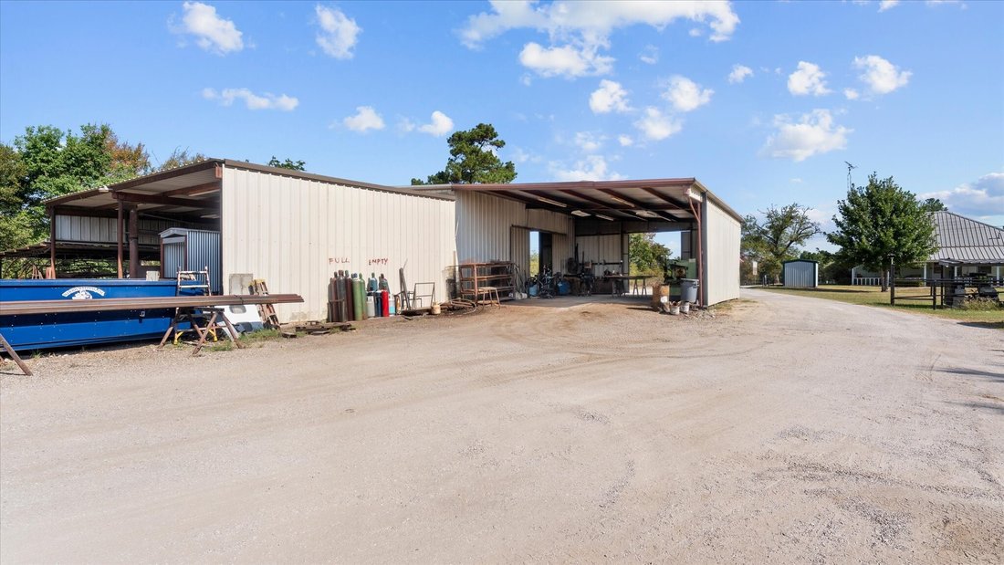 Farm Ranch in Oakhurst, Texas, United States 4 - 18996121